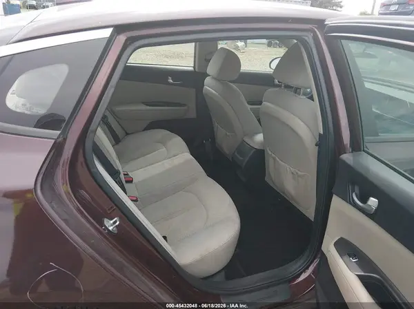 5XXGT4L32JG270673 2018 KIA OPTIMA - Image 8