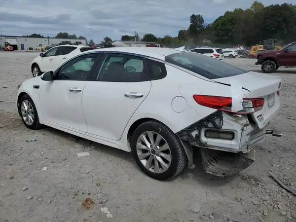 5XXGT4L32JG272102 2018 KIA OPTIMA - Image 2