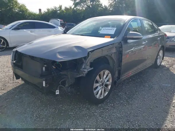 5XXGT4L32JG272147 2018 KIA OPTIMA - Image 2