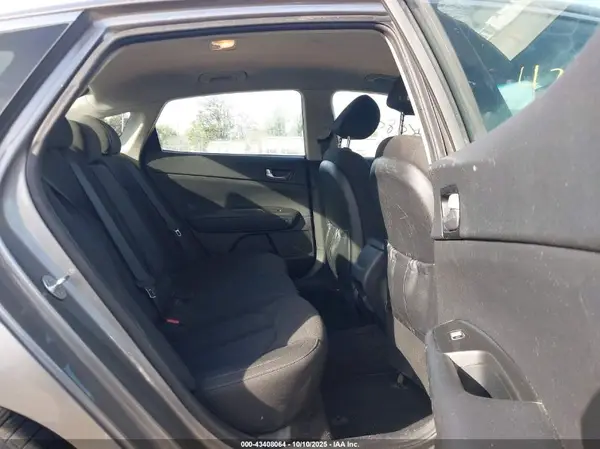 5XXGT4L32JG272147 2018 KIA OPTIMA - Image 8