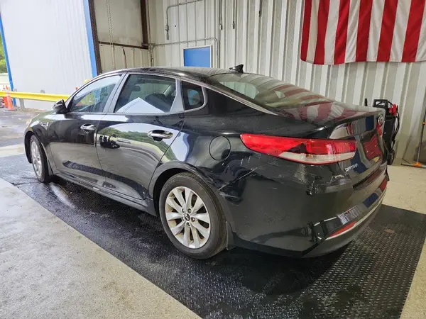 5XXGT4L32JG272200 2018 KIA OPTIMA - Image 2