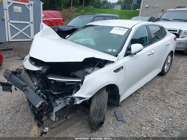 5XXGT4L32JG273394 2018 KIA OPTIMA - Image 2
