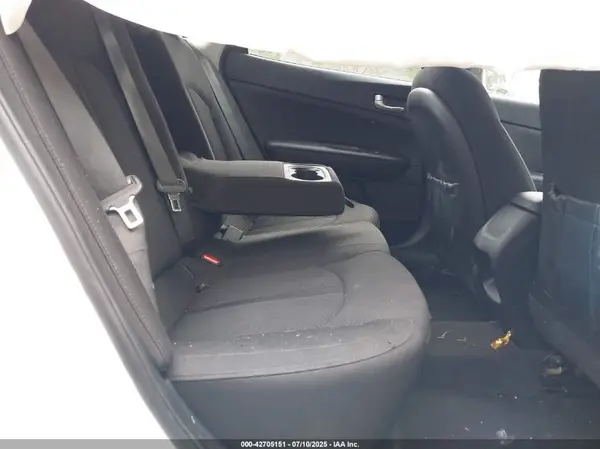 5XXGT4L32JG273394 2018 KIA OPTIMA - Image 8