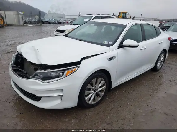 5XXGT4L32JG274691 2018 KIA OPTIMA - Image 2