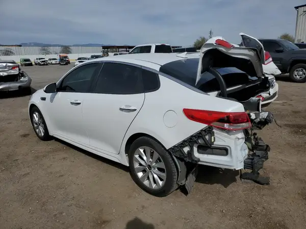 5XXGT4L32JG274884 2018 KIA OPTIMA - Image 2