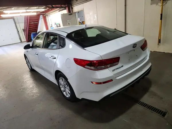 5XXGT4L32KG275275 2019 KIA OPTIMA - Image 2
