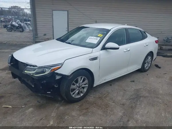 5XXGT4L32KG281528 2019 KIA OPTIMA - Image 2