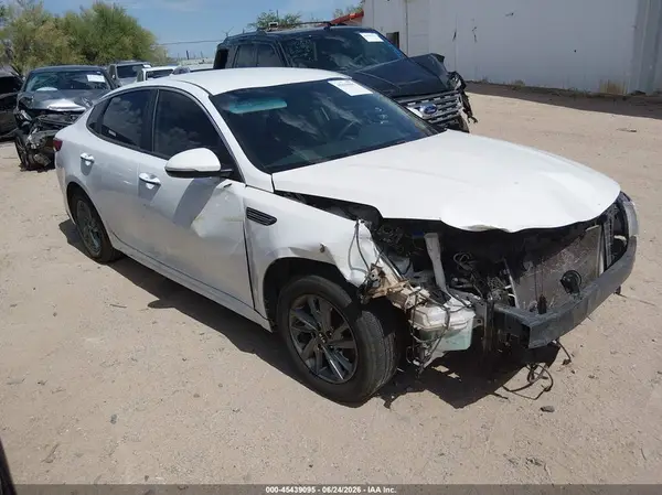 5XXGT4L32KG283084 2019 KIA OPTIMA - Image 1