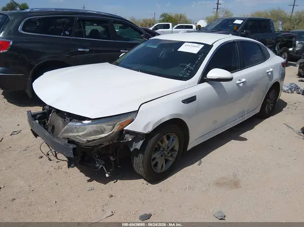 5XXGT4L32KG283084 2019 KIA OPTIMA - Image 2