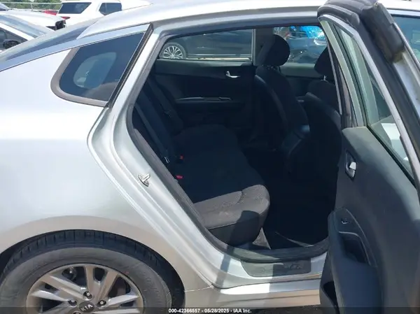 5XXGT4L32KG291055 2019 KIA OPTIMA - Image 8