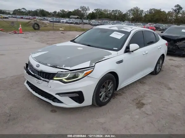 5XXGT4L32KG298569 2019 KIA OPTIMA - Image 2