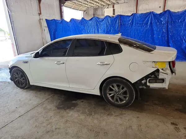 5XXGT4L32KG299060 2019 KIA OPTIMA - Image 2