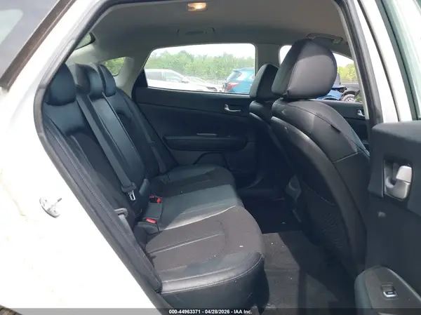 5XXGT4L32KG305407 2019 KIA OPTIMA - Image 8