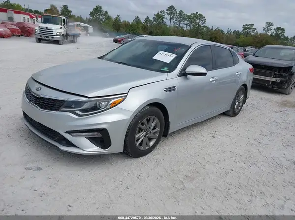 5XXGT4L32KG317038 2019 KIA OPTIMA - Image 2