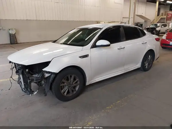 5XXGT4L32KG317606 2019 KIA OPTIMA - Image 2