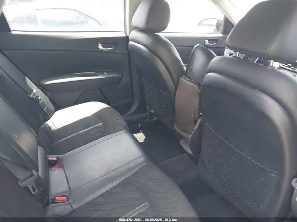 5XXGT4L32KG323504 2019 KIA OPTIMA - Image 8