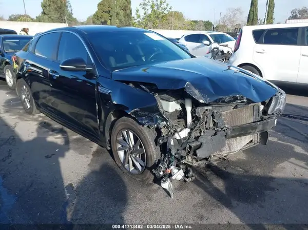 5XXGT4L32KG324877 2019 KIA OPTIMA - Image 1