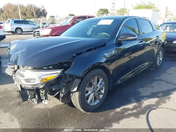5XXGT4L32KG324877 2019 KIA OPTIMA - Image 2