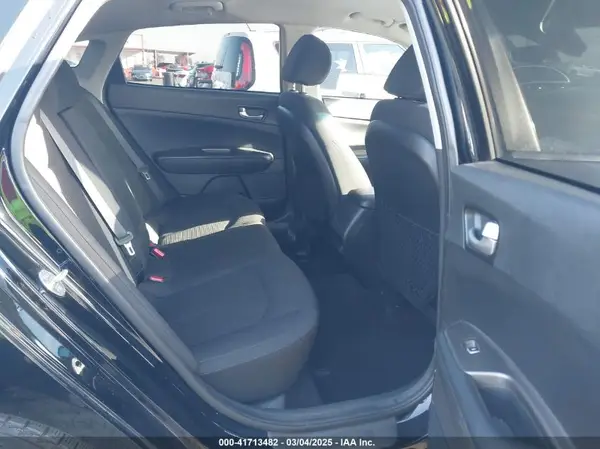 5XXGT4L32KG324877 2019 KIA OPTIMA - Image 8