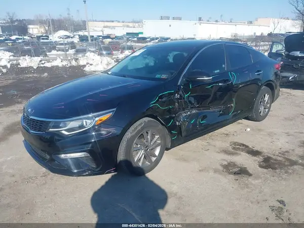5XXGT4L32KG325835 2019 KIA OPTIMA - Image 2