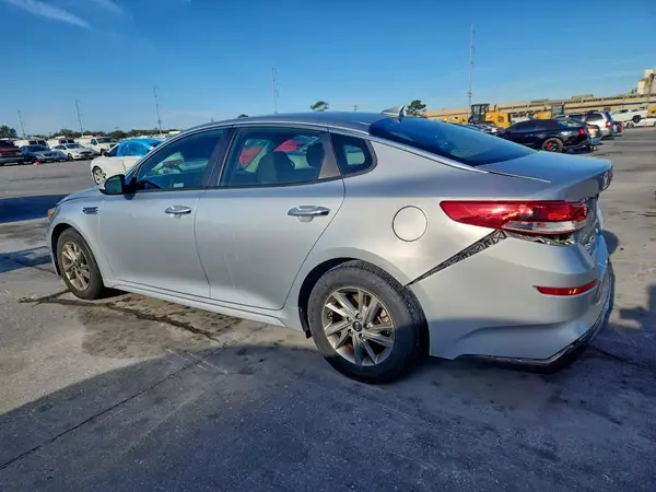 5XXGT4L32KG328573 2019 KIA OPTIMA - Image 2