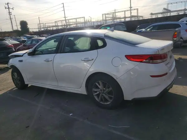 5XXGT4L32KG329304 2019 KIA OPTIMA - Image 2