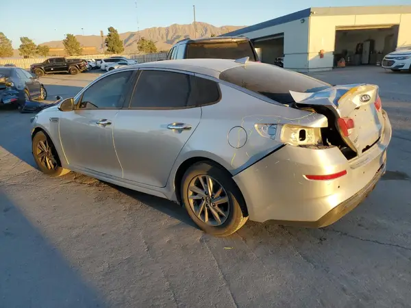 5XXGT4L32KG332929 2019 KIA OPTIMA - Image 2