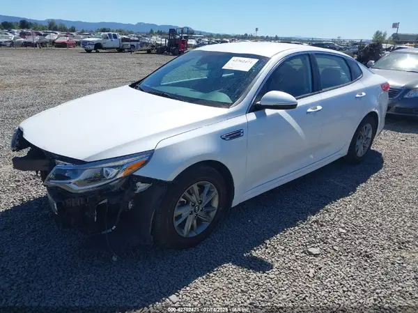 5XXGT4L32KG333224 2019 KIA OPTIMA - Image 2