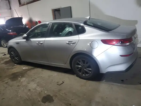 5XXGT4L32KG333529 2019 KIA OPTIMA - Image 2