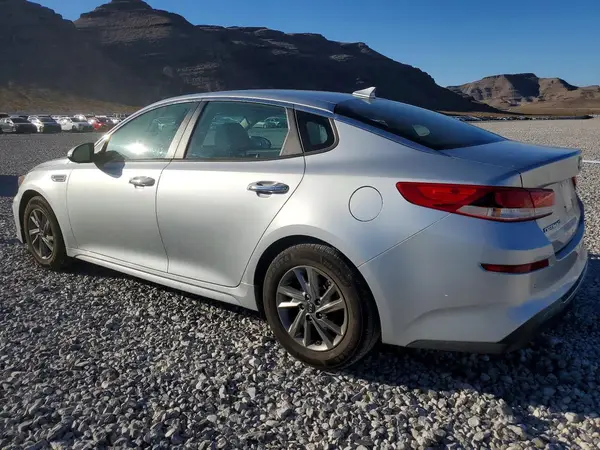 5XXGT4L32KG334633 2019 KIA OPTIMA - Image 2