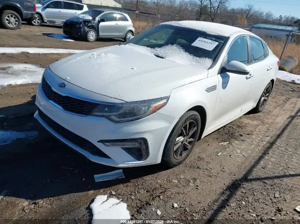 5XXGT4L32KG338598 2019 KIA OPTIMA - Image 2