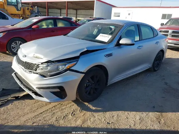 5XXGT4L32KG344739 2019 KIA OPTIMA - Image 2