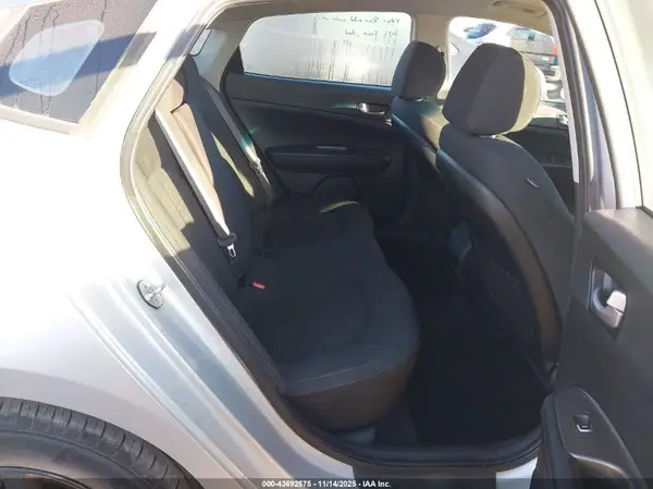 5XXGT4L32KG344739 2019 KIA OPTIMA - Image 8