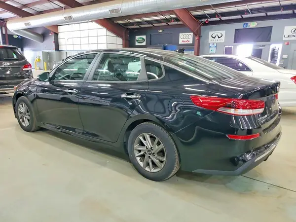 5XXGT4L32KG351156 2019 KIA OPTIMA - Image 2