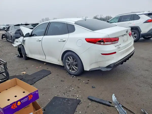 5XXGT4L32KG351562 2019 KIA OPTIMA - Image 2