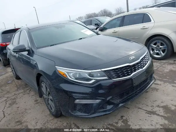 5XXGT4L32KG352985 2019 KIA OPTIMA - Image 1