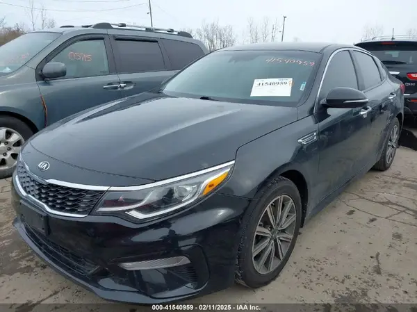 5XXGT4L32KG352985 2019 KIA OPTIMA - Image 2