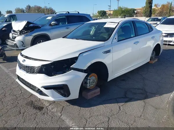 5XXGT4L32KG353859 2019 KIA OPTIMA - Image 2