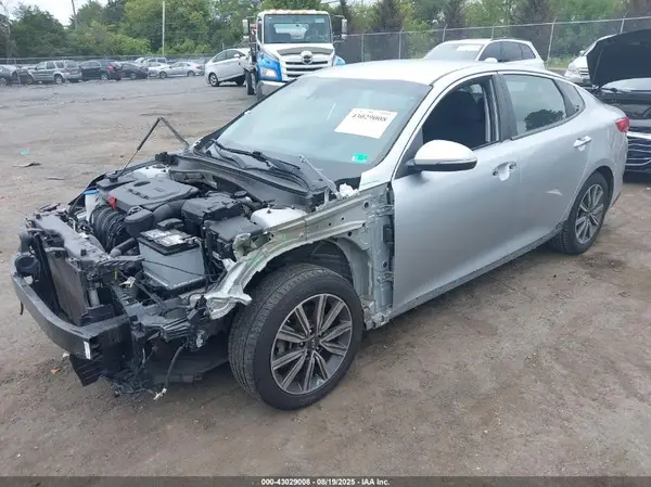 5XXGT4L32KG356065 2019 KIA OPTIMA - Image 2