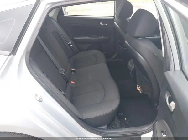 5XXGT4L32KG356065 2019 KIA OPTIMA - Image 8