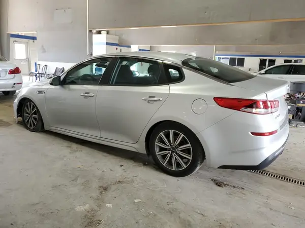 5XXGT4L32KG357278 2019 KIA OPTIMA - Image 2