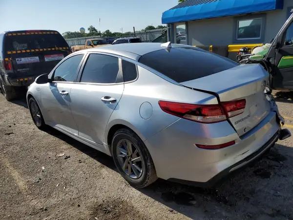 5XXGT4L32KG358589 2019 KIA OPTIMA - Image 2