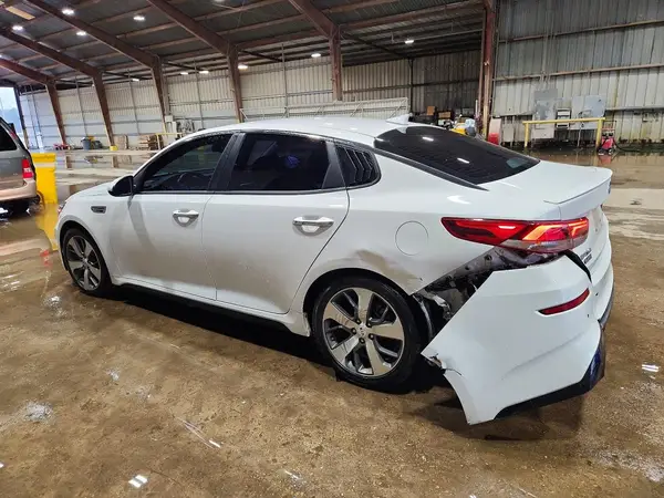 5XXGT4L32KG359953 2019 KIA OPTIMA - Image 2