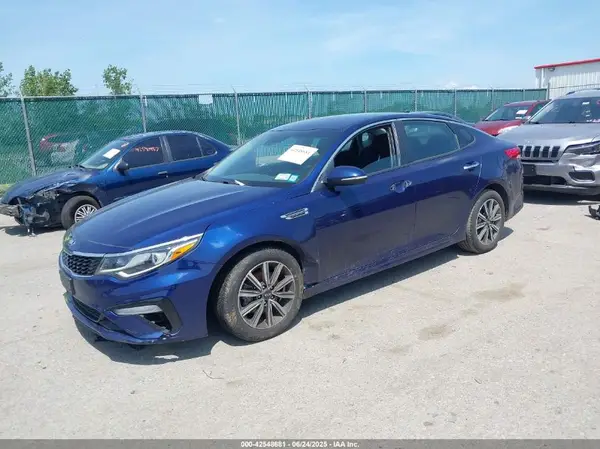 5XXGT4L32KG360245 2019 KIA OPTIMA - Image 2