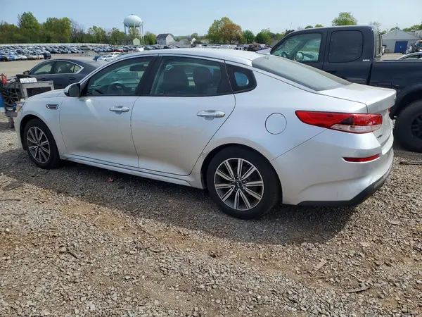 5XXGT4L32KG360777 2019 KIA OPTIMA - Image 2