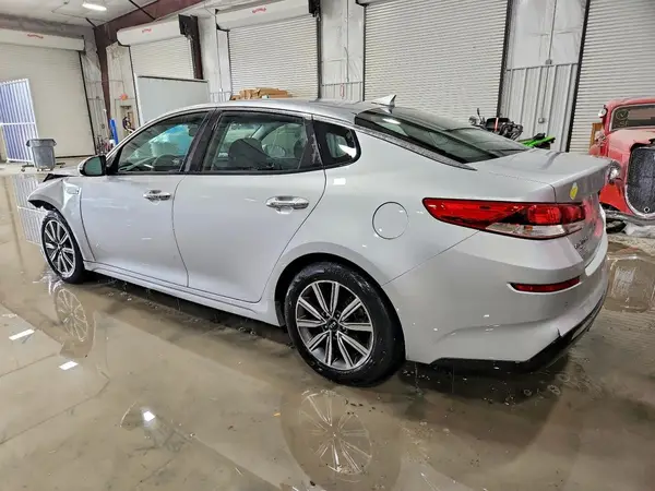 5XXGT4L32KG368961 2019 KIA OPTIMA - Image 2