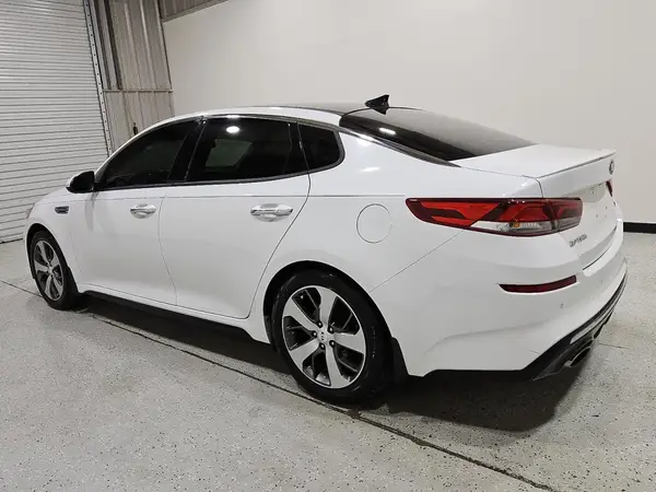 5XXGT4L32KG373612 2019 KIA OPTIMA - Image 2