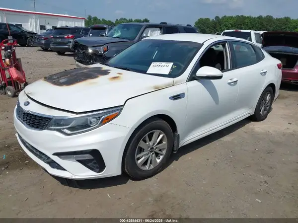 5XXGT4L32KG379426 2019 KIA OPTIMA - Image 2