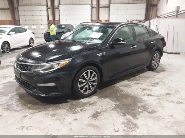 5XXGT4L32KG379894 2019 KIA OPTIMA - Image 2