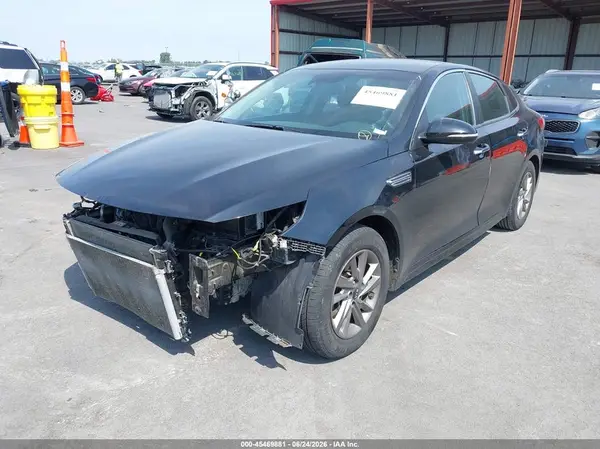 5XXGT4L32LG381906 2020 KIA OPTIMA - Image 2